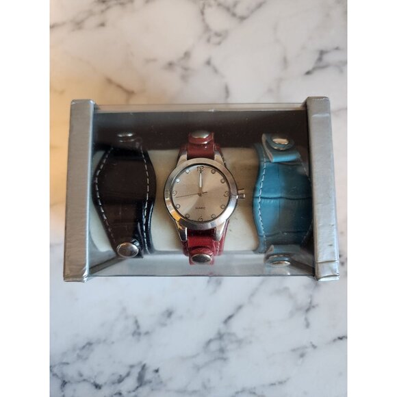 Quartz Ladies Watch Set With Interchangeable Straps In Red Blue & Black - Picture 5 of 6